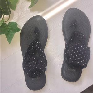 Sanuk Polka Sandals- yoga mat shoes-